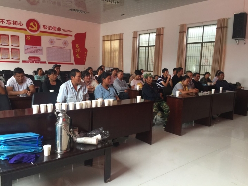 学员认真听讲2