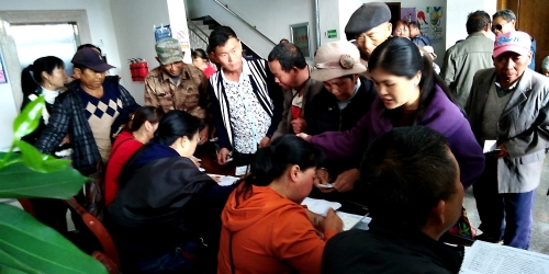 2019年10月21日昆明市残联委派专家组到石林县验配助听器1 2019年10月21日昆明市残联委派专家组到石林县验配助听器1