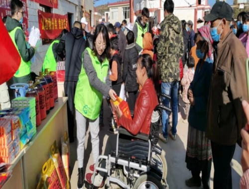 开展五华区2021年文化科技卫生“三下乡”暨“我们的节日•春节”活动，情暖老百姓-2
